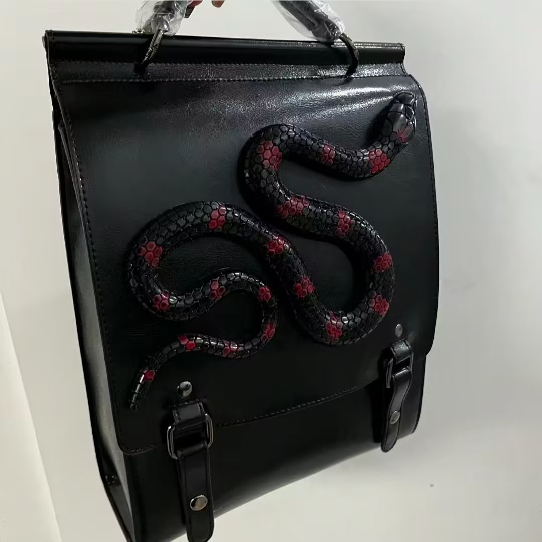 Streetwear Brand Backpack - Original Designermarke Rindsleder Dreidimensionaler Schlangenleder Computerrucksack